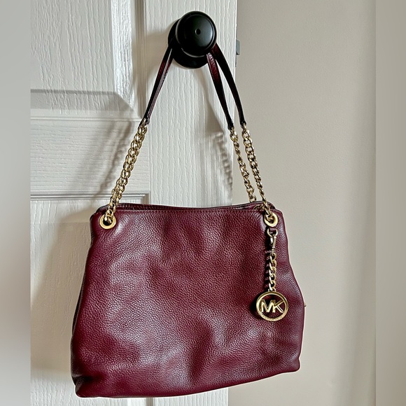 Michael Kors Jet Set Chain Shoulder Bag - Picture 2 of 13